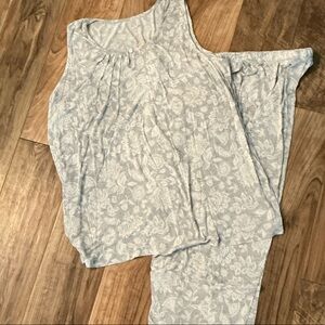 Croft & Barrow Light Gray Floral Pajama Set